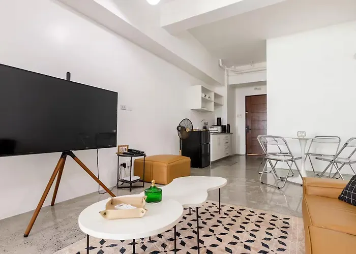 Kael - Araneta Center View Apartment *